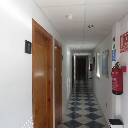 Puerto Genovés 2*